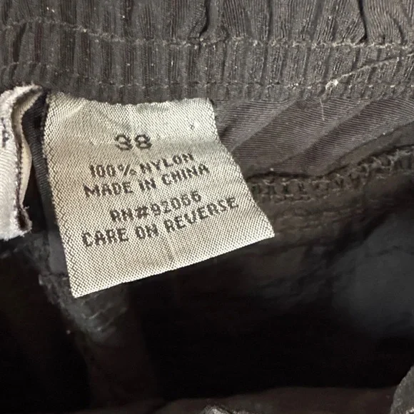 Men's Dark Cargo Shorts with Belt - Picture 3 of 6